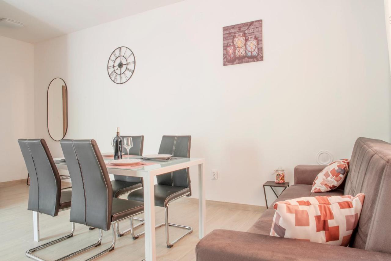 Apartmani Vudrag โตรกีร์ ภายนอก รูปภาพ