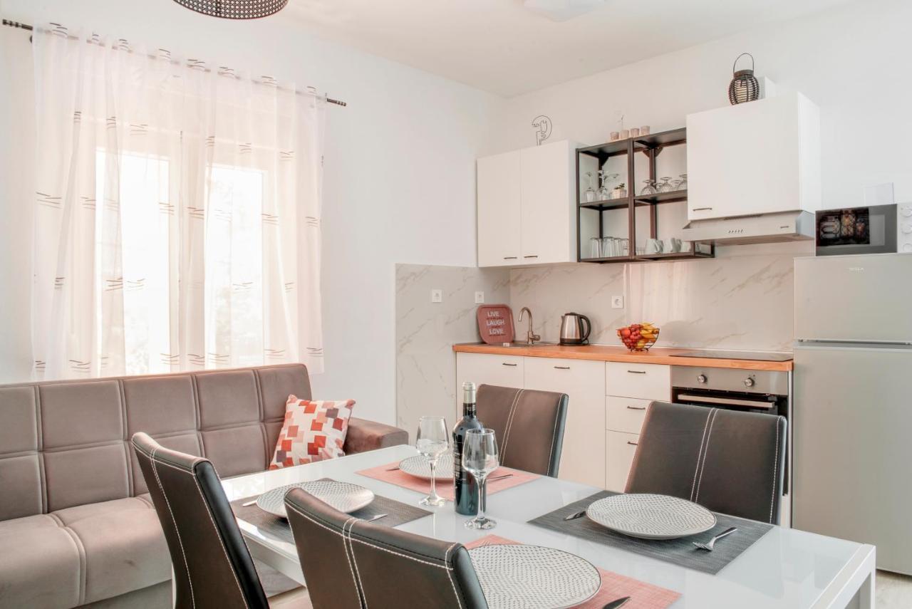 Apartmani Vudrag โตรกีร์ ภายนอก รูปภาพ