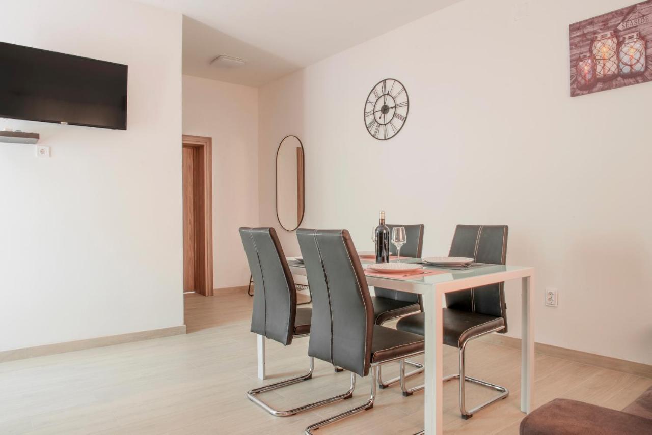 Apartmani Vudrag โตรกีร์ ภายนอก รูปภาพ