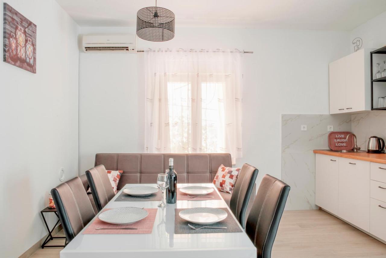 Apartmani Vudrag โตรกีร์ ภายนอก รูปภาพ