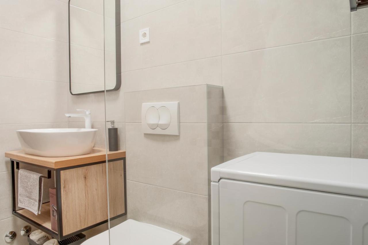 Apartmani Vudrag โตรกีร์ ภายนอก รูปภาพ