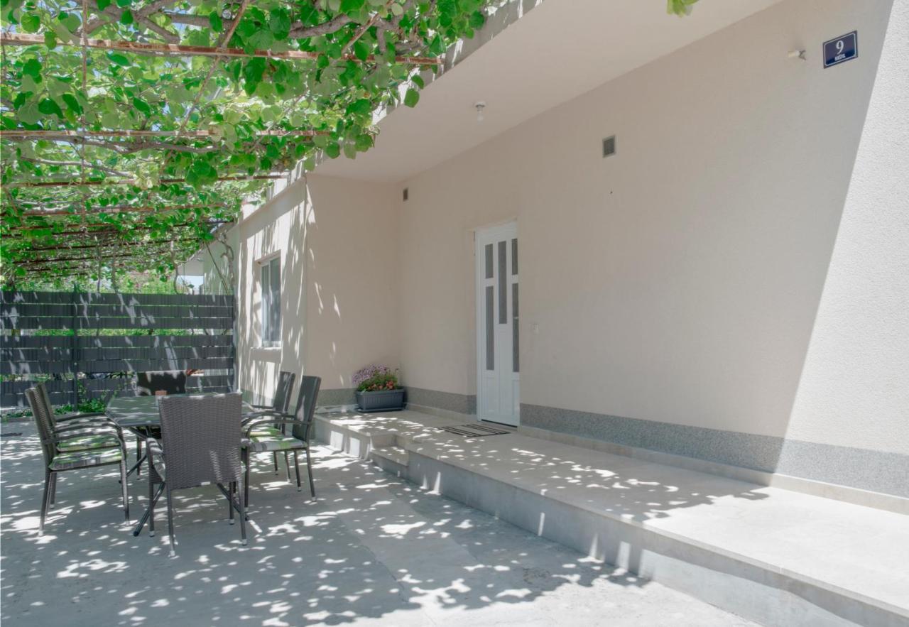 Apartmani Vudrag โตรกีร์ ภายนอก รูปภาพ
